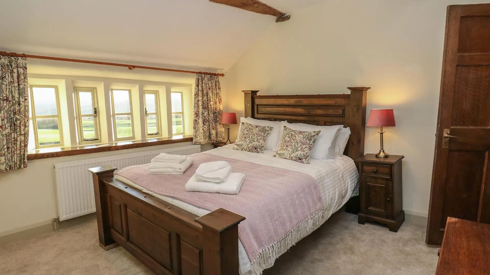 The Farmhouse Keighley 0*,
